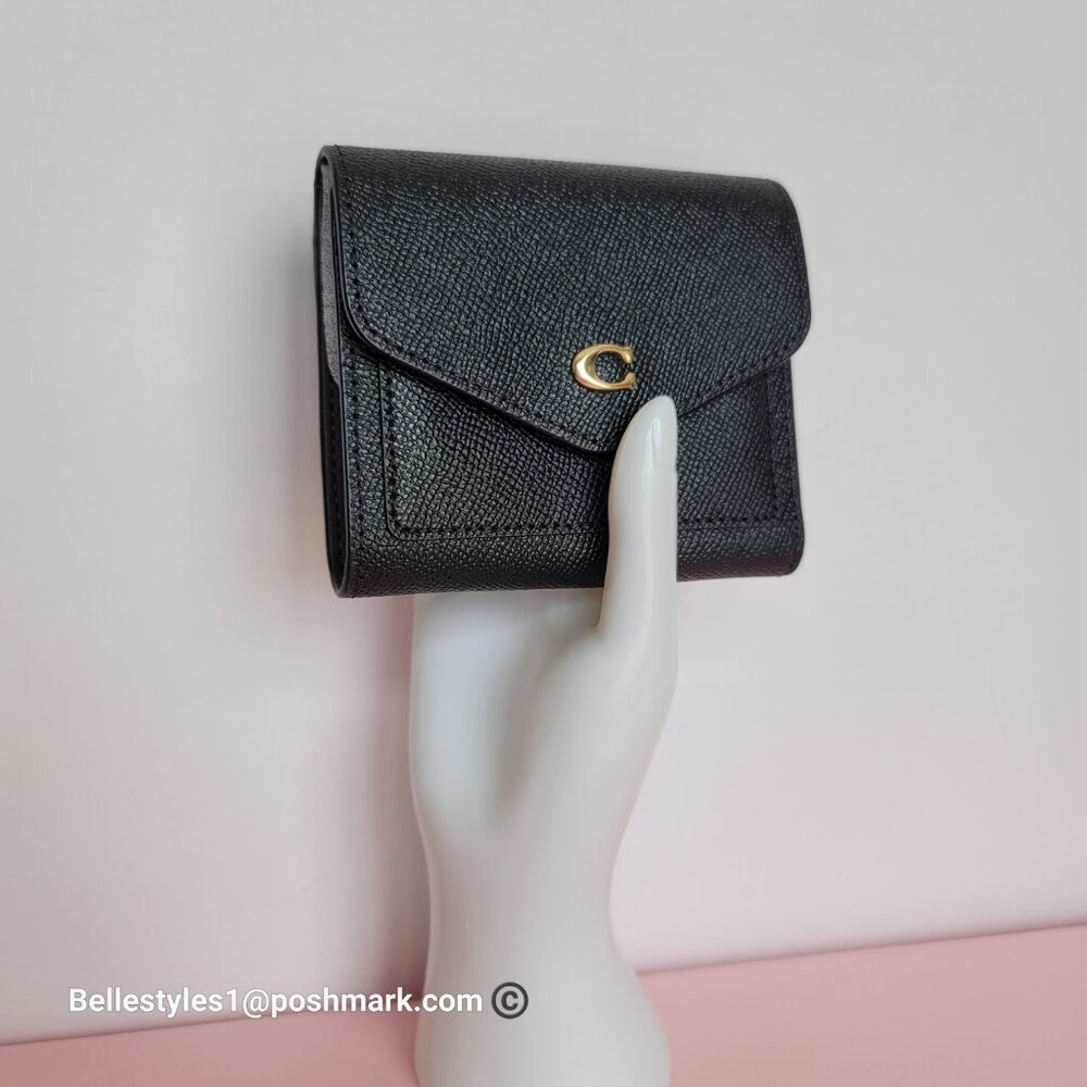 COACH Wyn Crossgrain Leather Small Leather Wallet- Black color 🎈$89. ⭐ - Picture 3 of 16